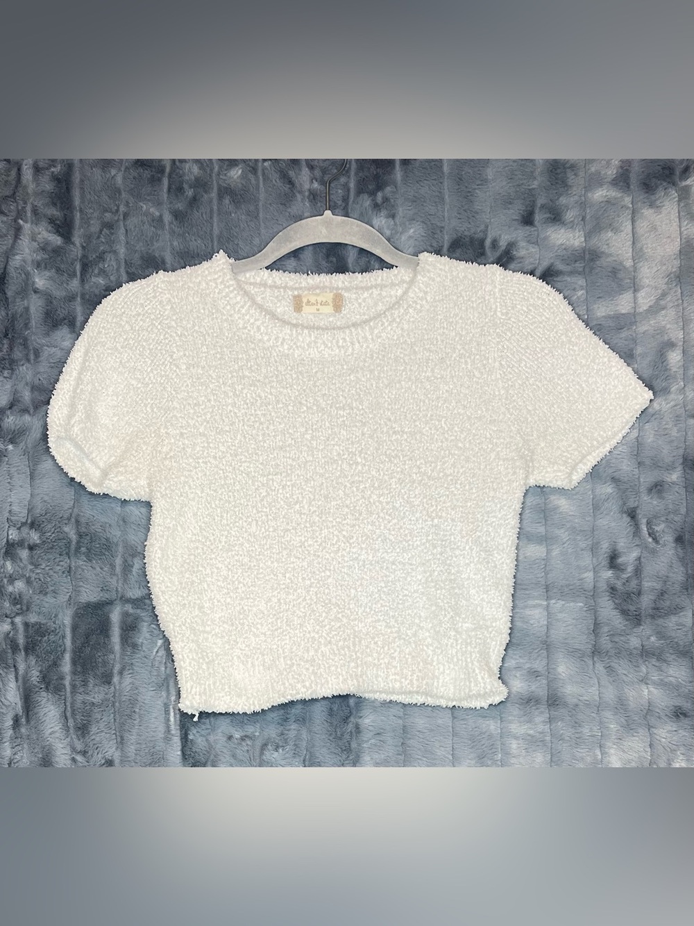 Altar’d State Ivory Fuzzy Cropped Short Sleeve Sweater Medium M Plush Knit